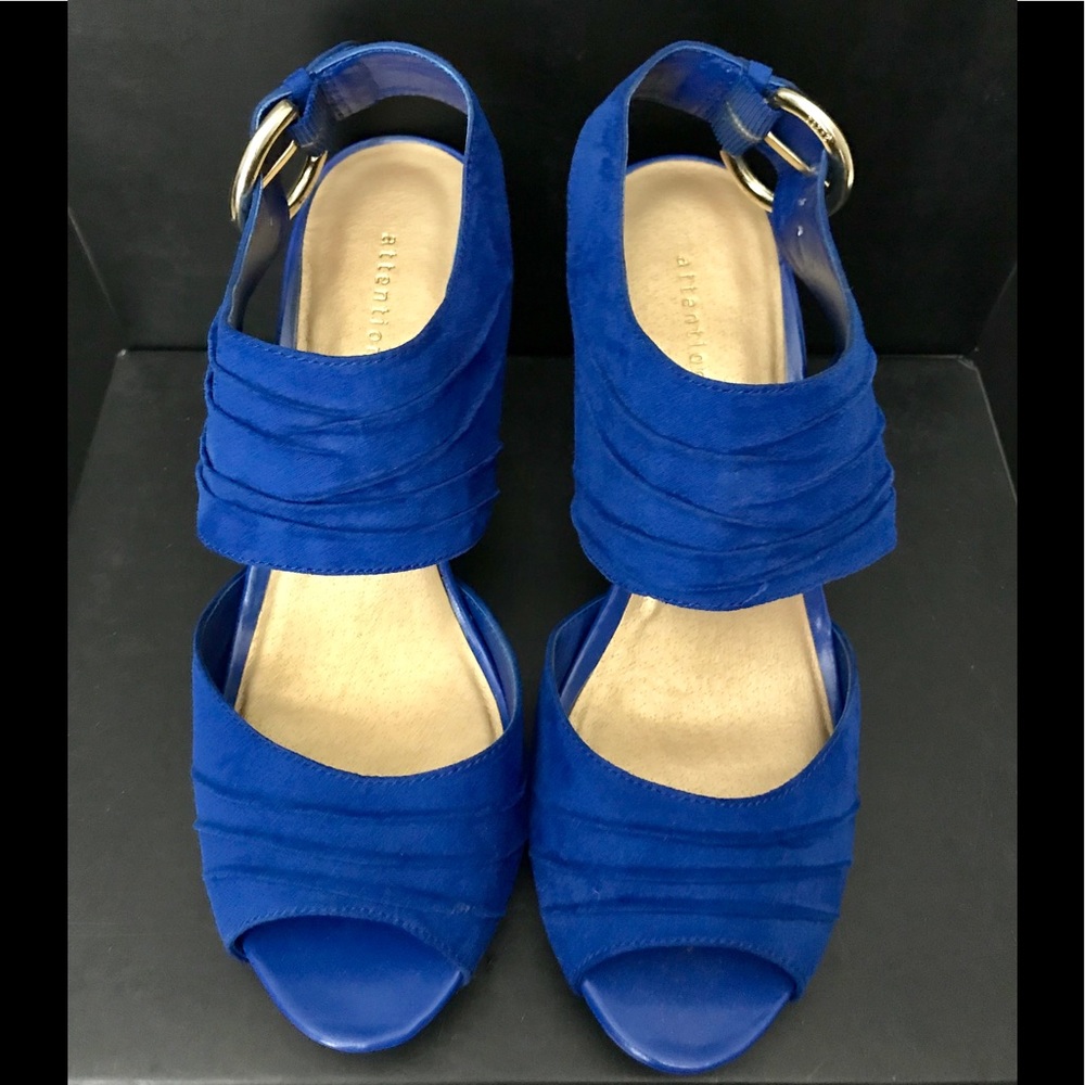 Attention,Cobalt blue sandals. - Picture 2 of 8